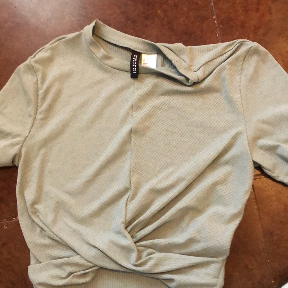 Cute Green Cropped Shirt